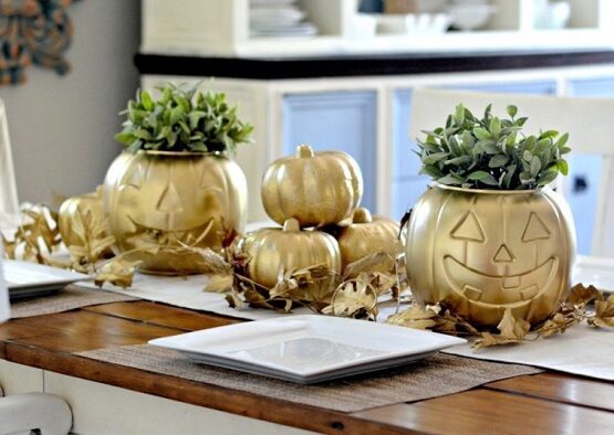 affordable-DIY-Halloween-2022-table-decoration-cheap-materials