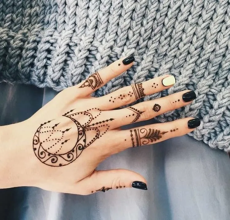 moon henna tattoo_hand henna tattoo