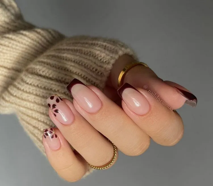 nail art trend winter 2022 french manicure