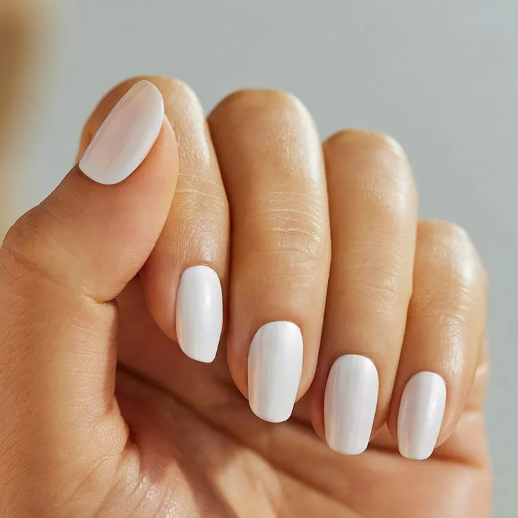 nail art trends 2022 winter colors pearly white