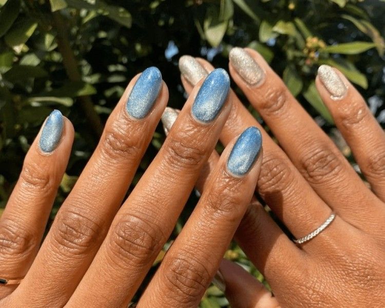 short-velvet-nails-trend-fall-2022