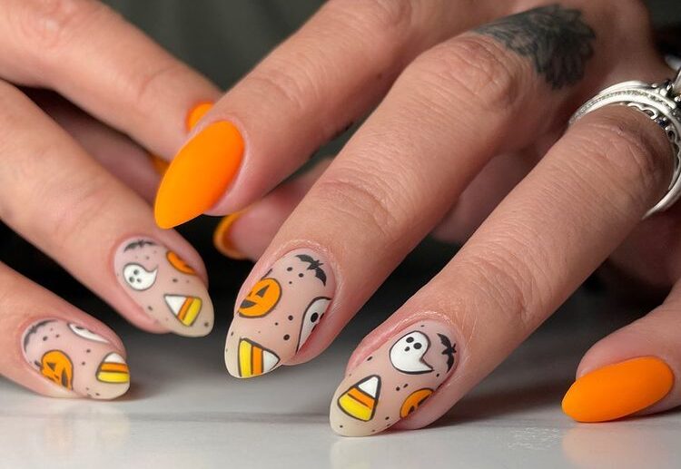 simple-and-delicate-halloween-nail-decor-in-orange-and-yellow