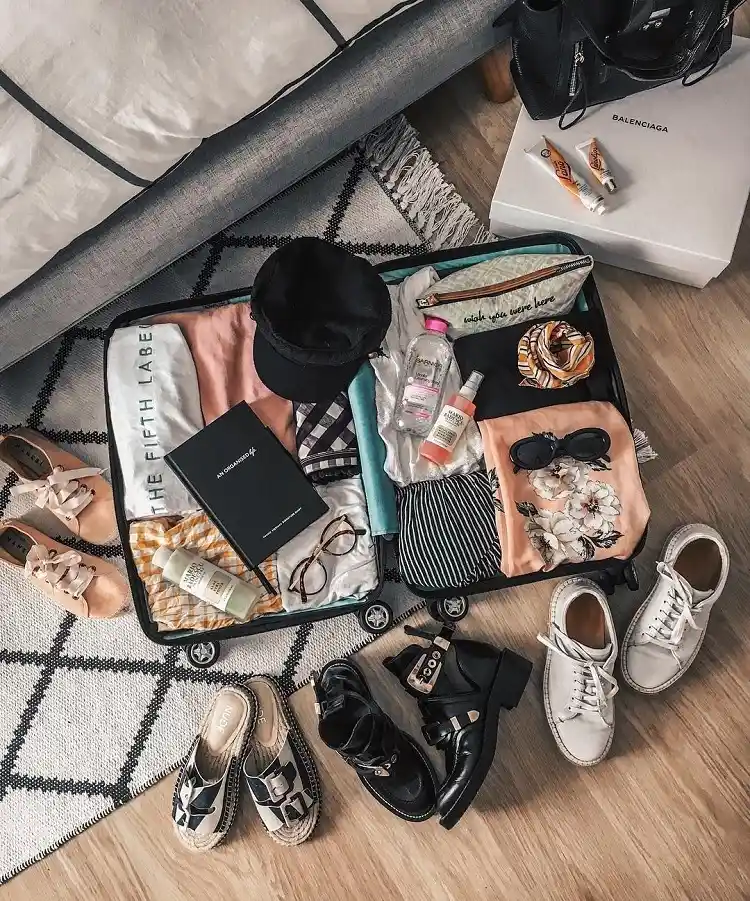 suitcase packing help tips easy saving space and time