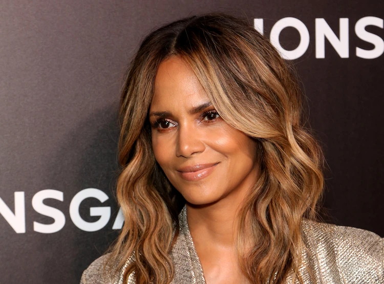 use these trendy hair colors to refresh your hair this autumn