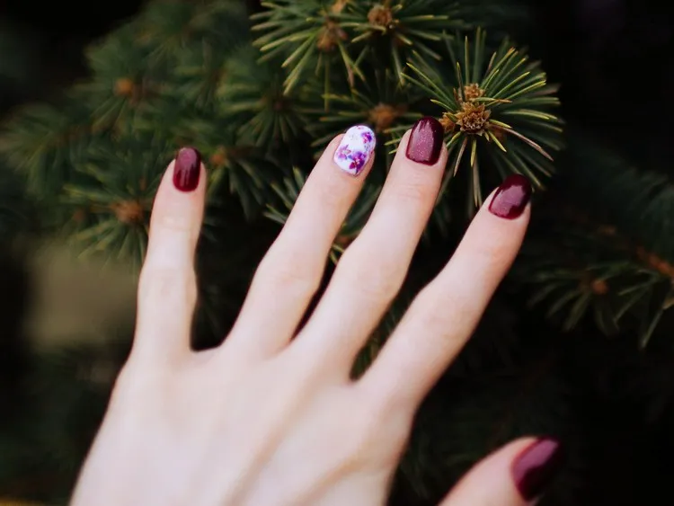 winter manicure burgundy nails 2022 nail art flowers