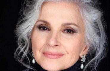 9-Makeup-Mistakes-Women-Over-60-Make-that-Make-You-Look-Older