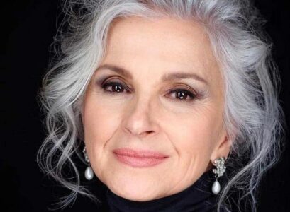 9-Makeup-Mistakes-Women-Over-60-Make-that-Make-You-Look-Older