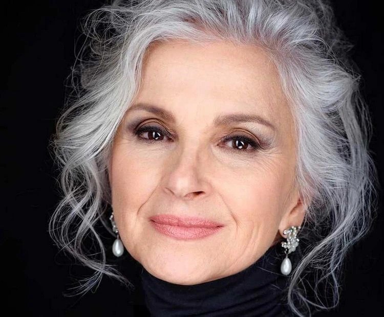 9 Makeup Mistakes Women Over 60 Make