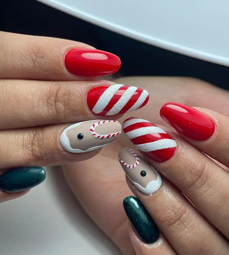 Christmas december nails ideas 2022 trends red and green candy cane how to be trendy