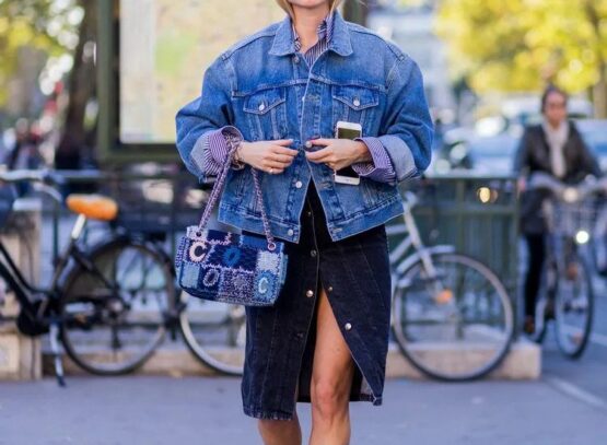 How-to-wear-a-denim-skirt-in-fall-and-winter-combine-outfits