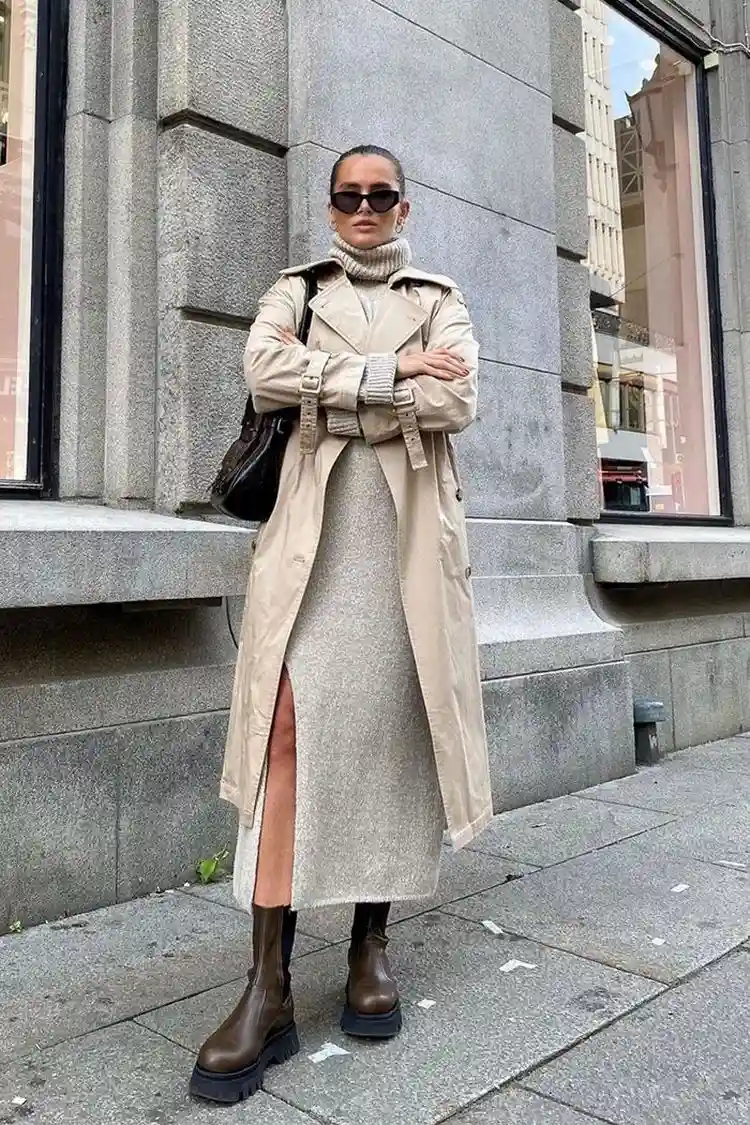 Knitted dress and trench coat for a day outfit