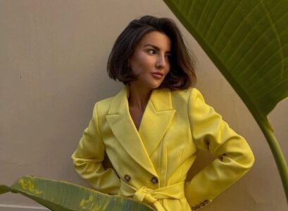 Rolled-Bob-styling-technique-to-add-volume