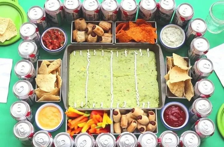 Shape stadiums with cans for an easy DIY project