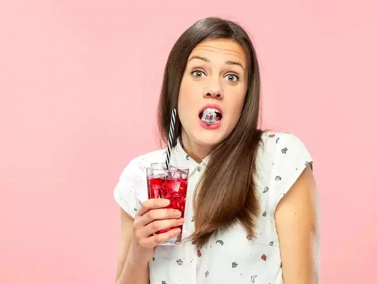 Sucking ice cubes for a sore throat can relieve the symptoms