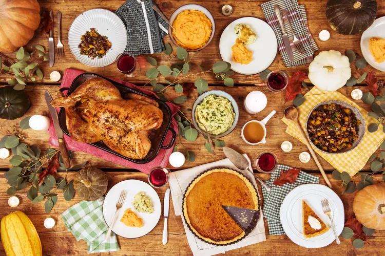 Thanksgiving sides ideas mashed potatoes macaroni and cheese cranberry sauce