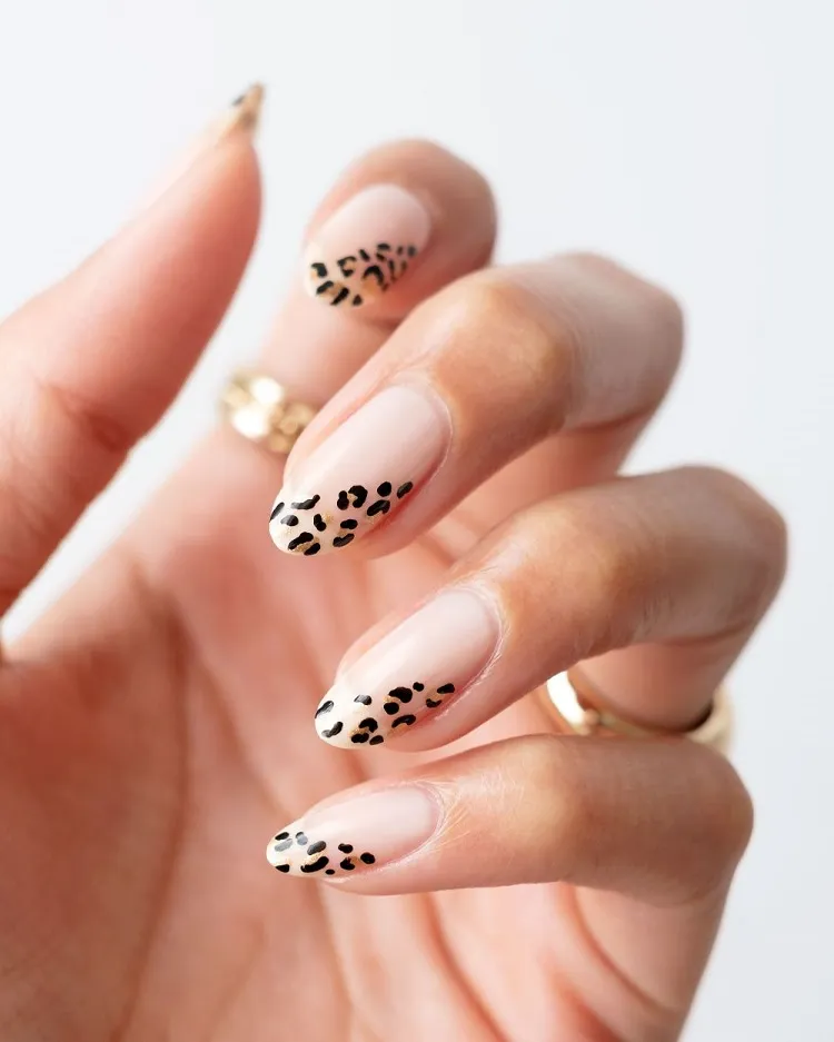 animal nail art in a simple and delicate version