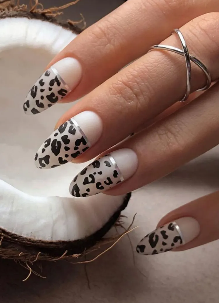 animal pattern manicure