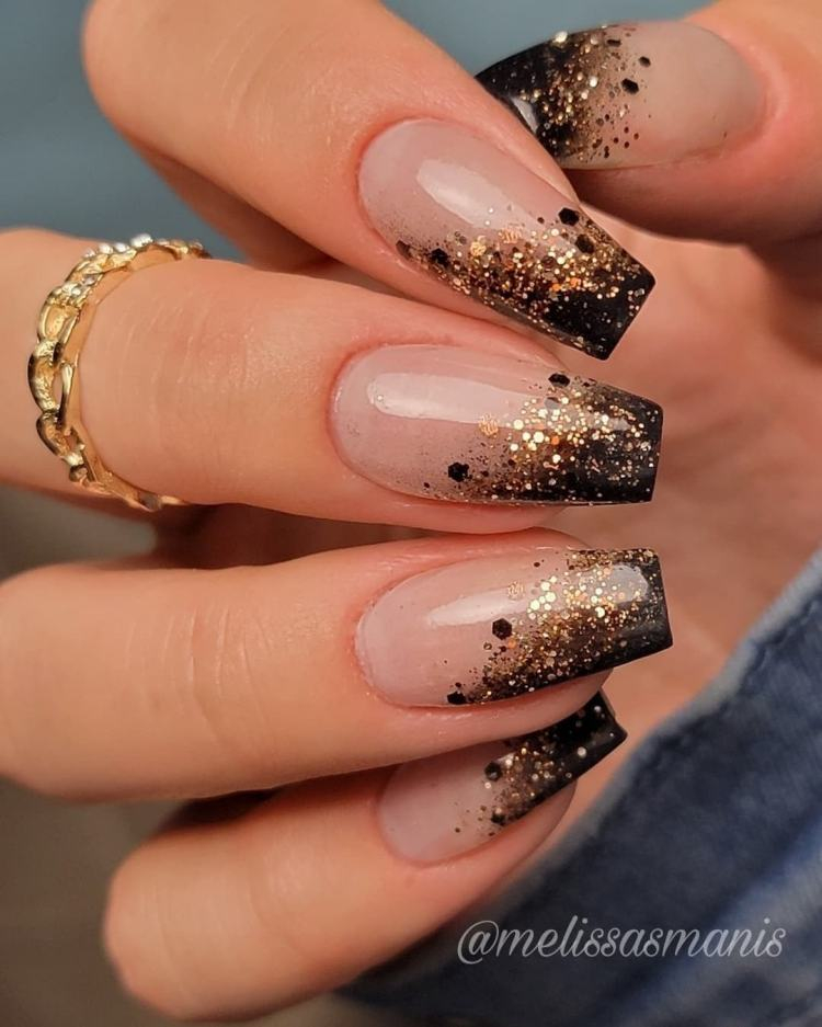 black gold festive new years nails formal look