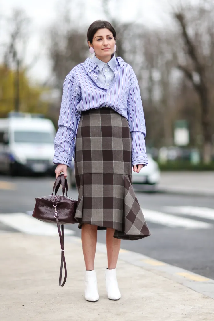 checked skirt women after 40 years winter outfit 2023