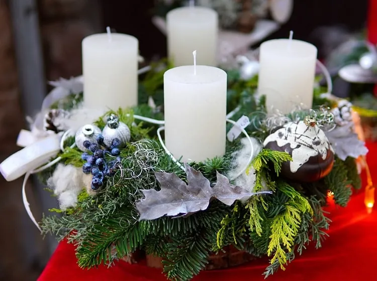 christmas centerpieces_ advent wreath for the table