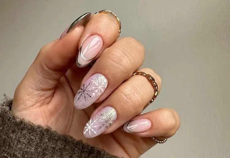 christmas nails 2022 december trends silver chrome snowflakes nail art design what shape to wear this season