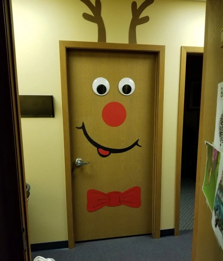 DIY Easy Door Decoration For Christmas Handmade Ideas For The Holiday Season