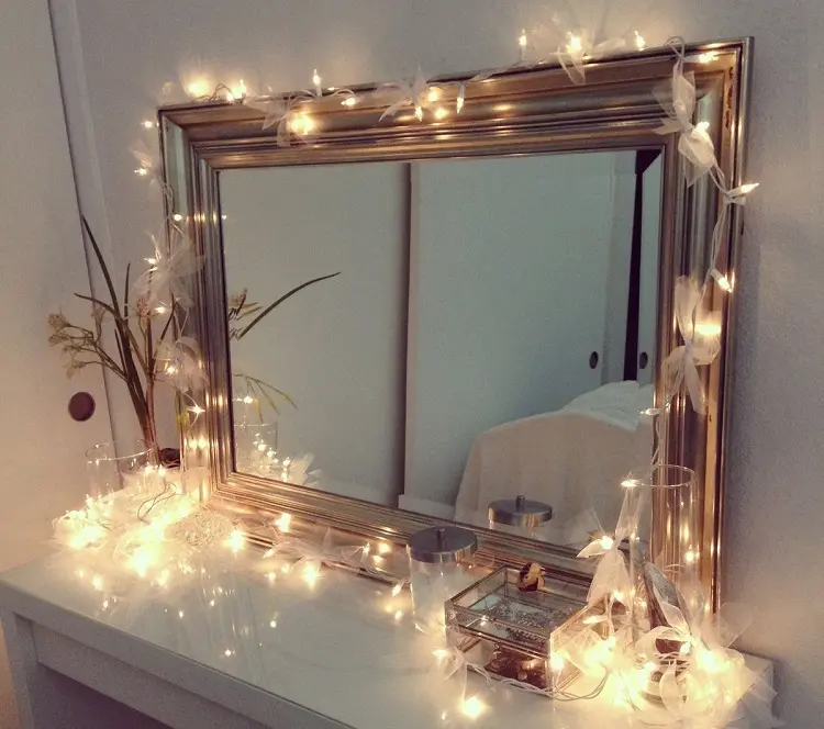 decorate your mirror with christmas lights elegant romantic atmosphere holiday spirit cozy house lifestyle