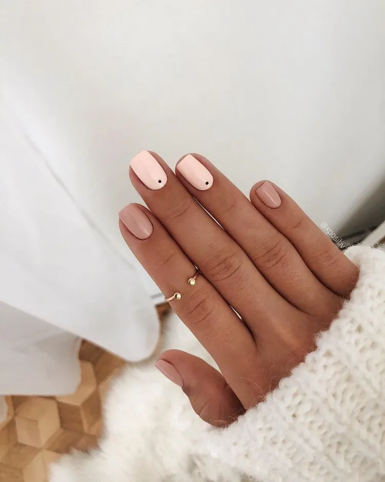 different shades nude nail art trend fall 2022