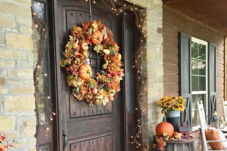diy thanksgiving door decorations fall wreath pumpkins lights