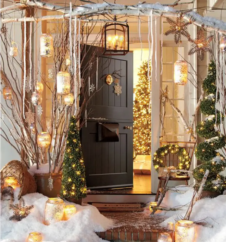 how to decorate front porch for christmas ideas trends 2022 lights wreath lanterns cozy atmosphere