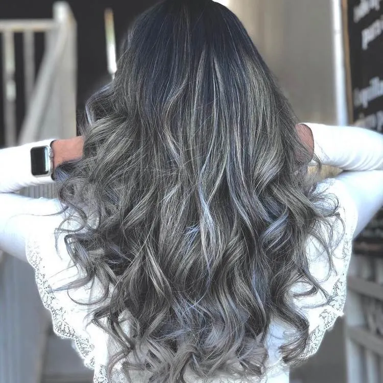 how to make salt and pepper hair look good_gray highlights on brunette hair