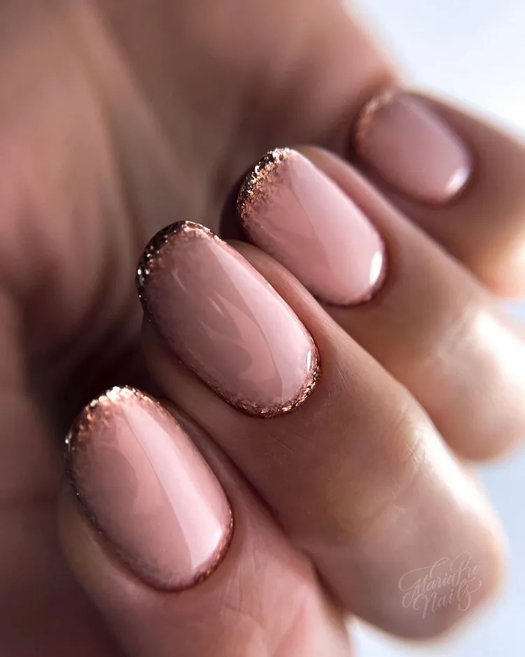 nail art trend autumn 2022 wedding manicure glitter