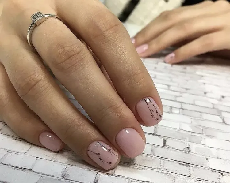 nude manicure trend 2022 flowers decoration