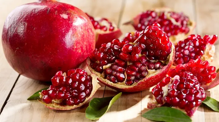 pomegranate seasonal fruits health eating lifestyle