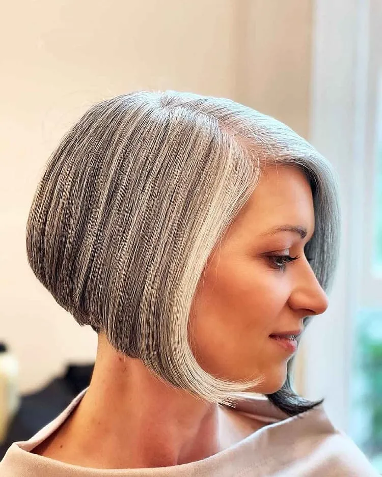 short silver hairstyles 2022_chic white-and-silver-hair-color