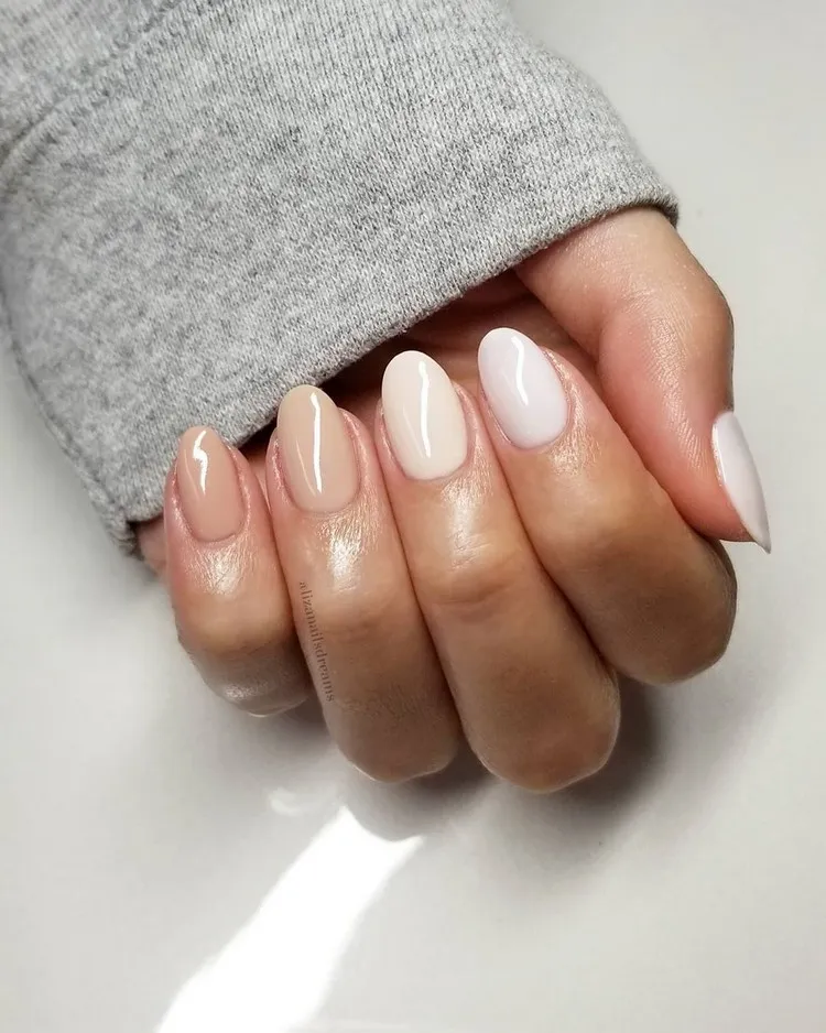 simple trend manicure 2022 different shades of nude