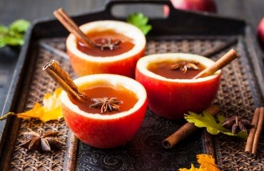 thanksgiving cocktails 2022 what to prepare for your dinner party tips most popular drinks