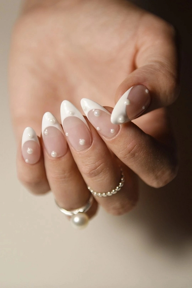 trendy nails pearl nails