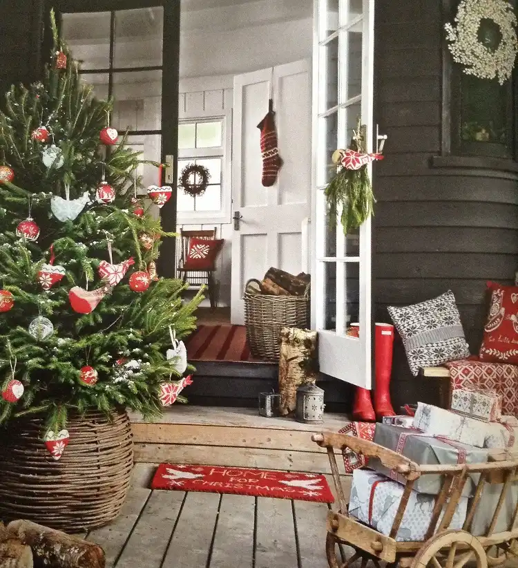 vintage christmas decoration for a veranda or front porch ideas trends cozy outdoor