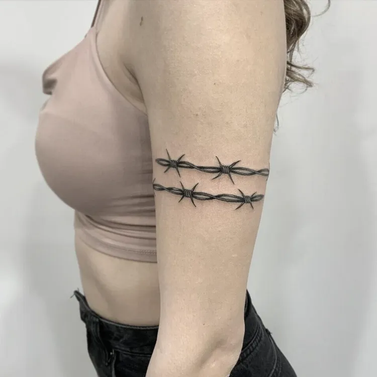 womens arm tattoo y2k