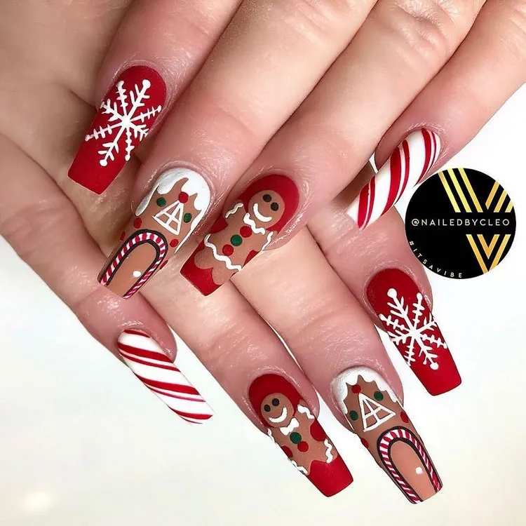 2022 red Christmas nails ideas fake nails long snowflakes