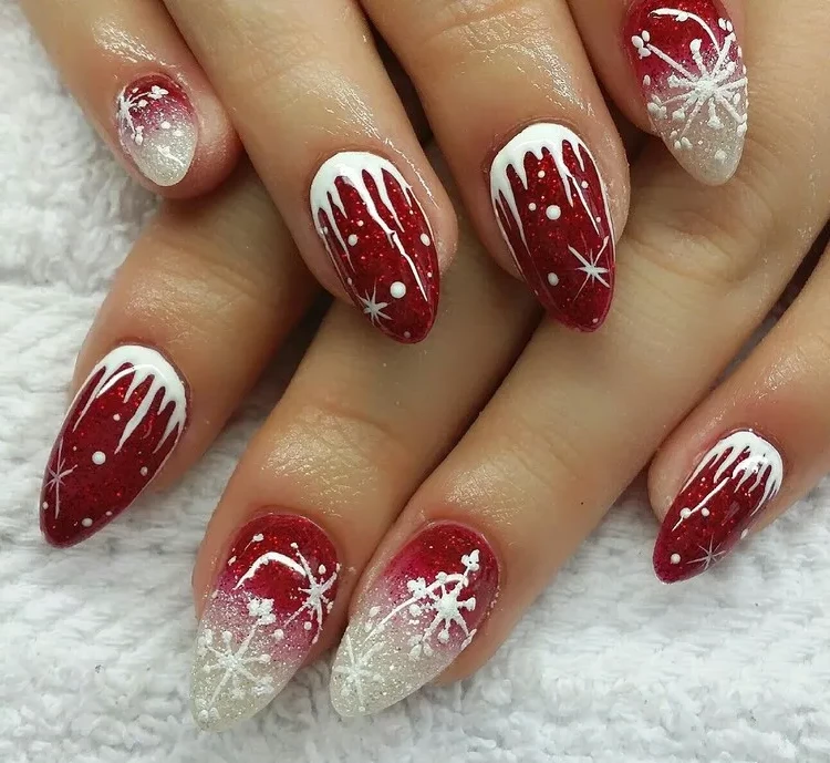 2022 red Christmas nails snowflakes pattern