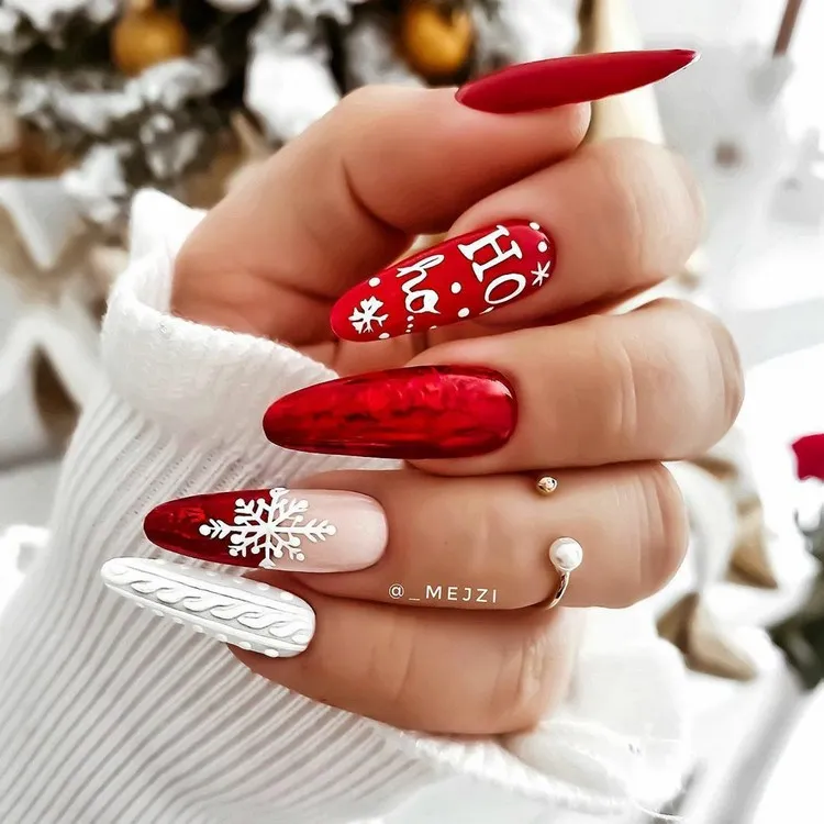 2022 red Christmas nails textured and shiny finish