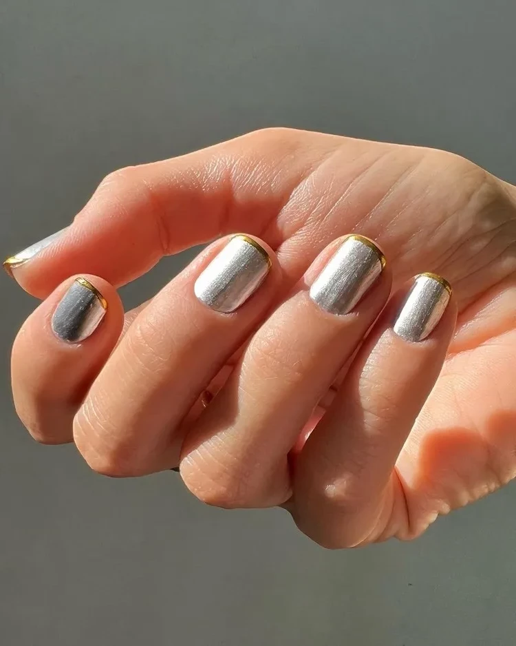 tendencias de color de uñas 2023 tonos metálicos manicura