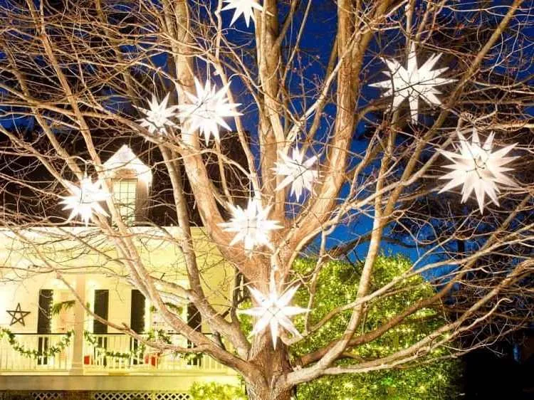 Christmas outdoor decoration ideas how to decorate a garden tree