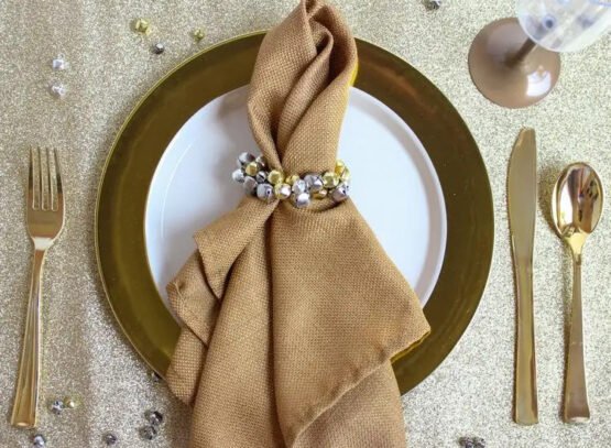 DIY-Christmas-napkin-rings-great-craft-ideas-to-decorate-your-festive-table