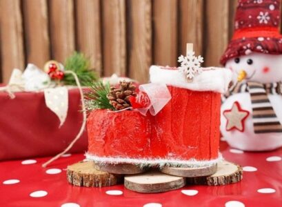 DIY-Christmas-stockings-and-Santas-Boot