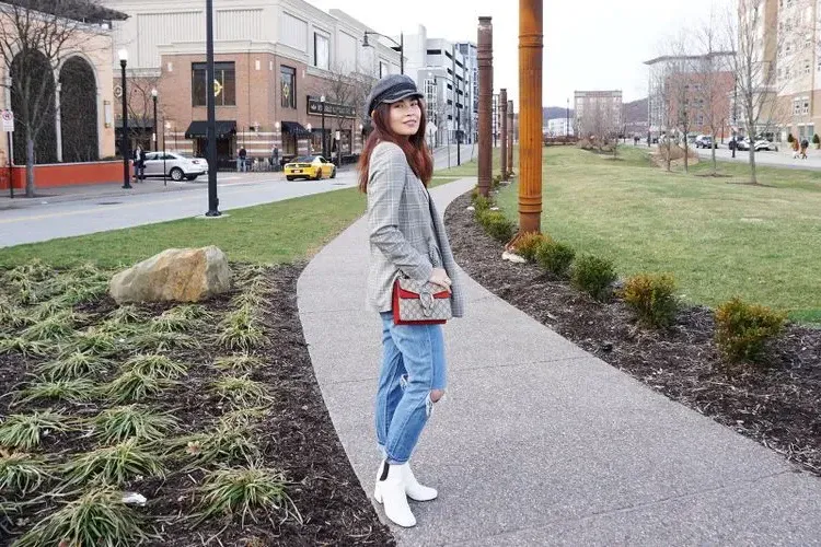 How to wear white ankle boots: Combine the trendy boots in winter