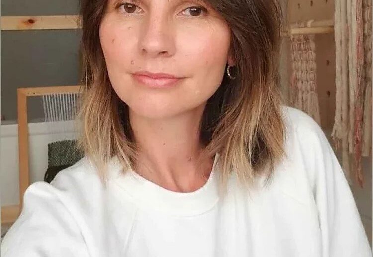 Fashion-and-style-at-50-how-to-wear-the-long-bob-with-curtain-bangs-to-look-younger