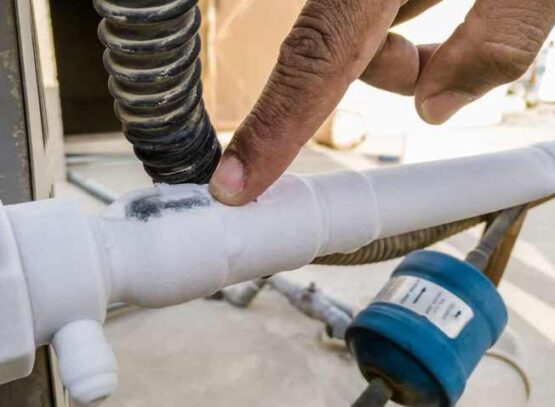 Frozen toilet pipe thawing methods how to tell if a pipe is frozen